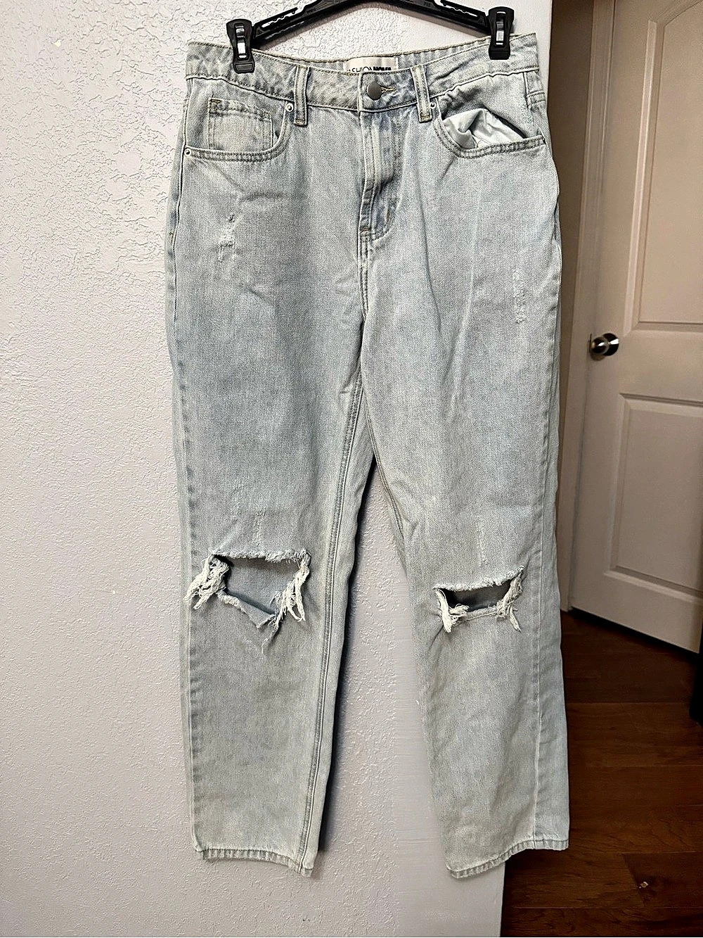 Fashion Nova Distressed Straight Leg Jeans in Blue Size 7